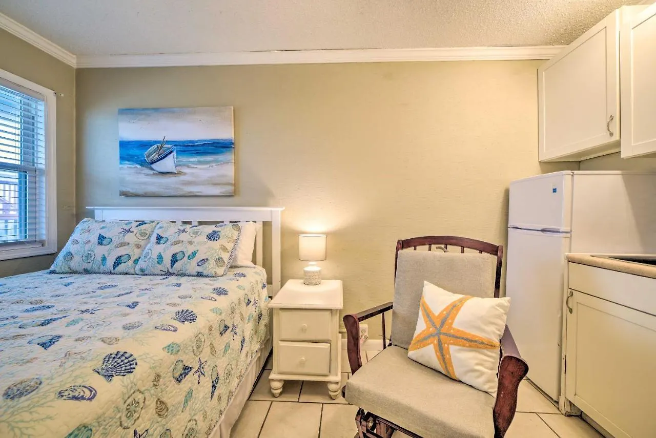Apartment Beachfront Pcb Studio Pool, Patio And Deck Access! Panama City Beach